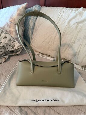 FRÉJA New York Mini Christie Shoulder Bag in Pistachio